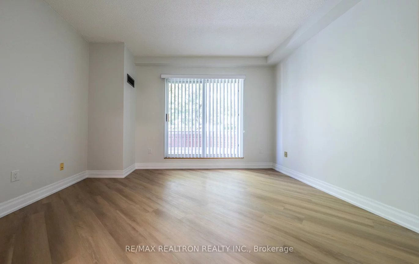 9, Chalmers, Doncrest, Richmond Hill