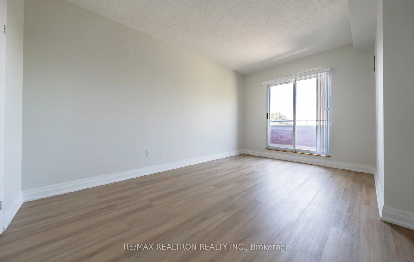 9, Chalmers, Doncrest, Richmond Hill