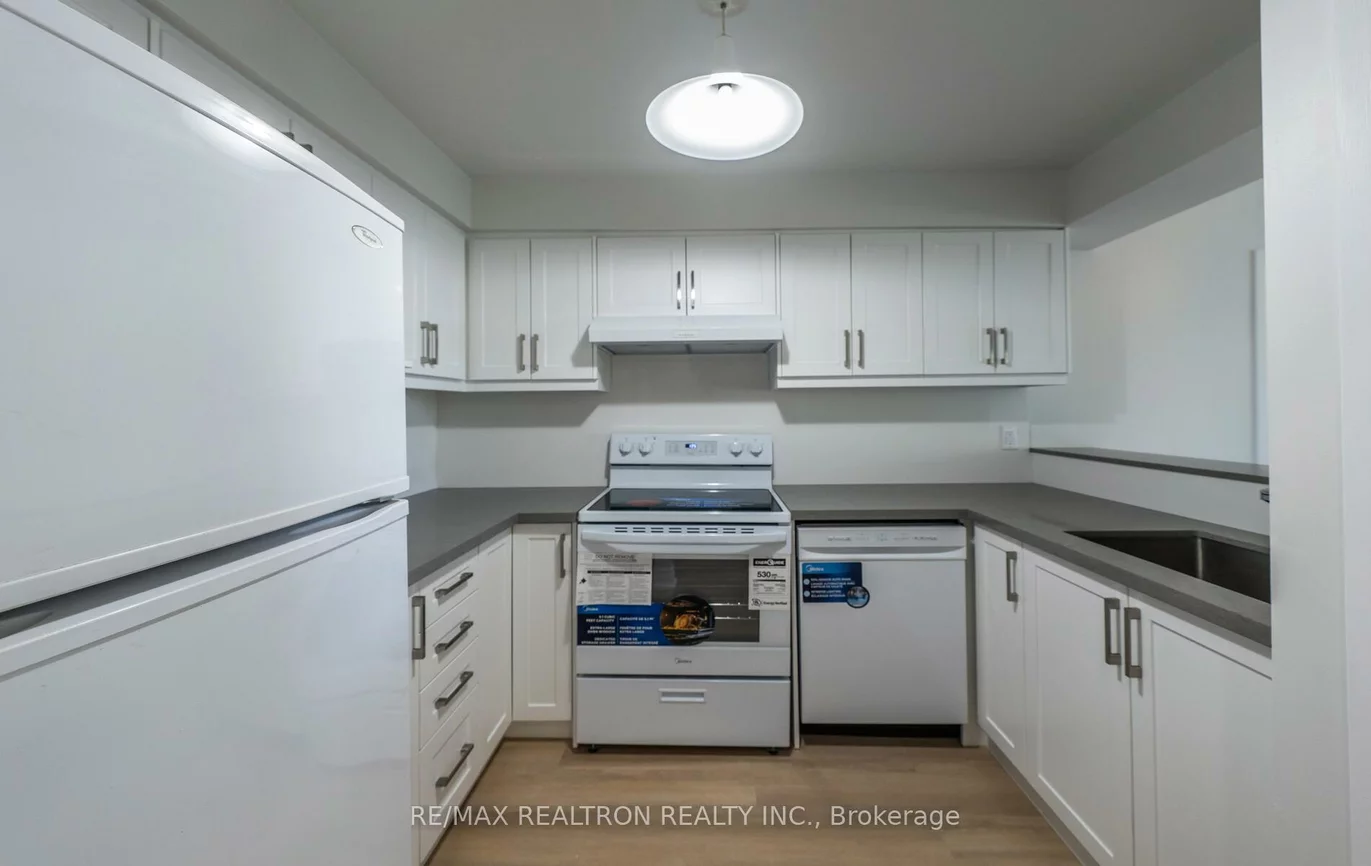 9, Chalmers, Doncrest, Richmond Hill