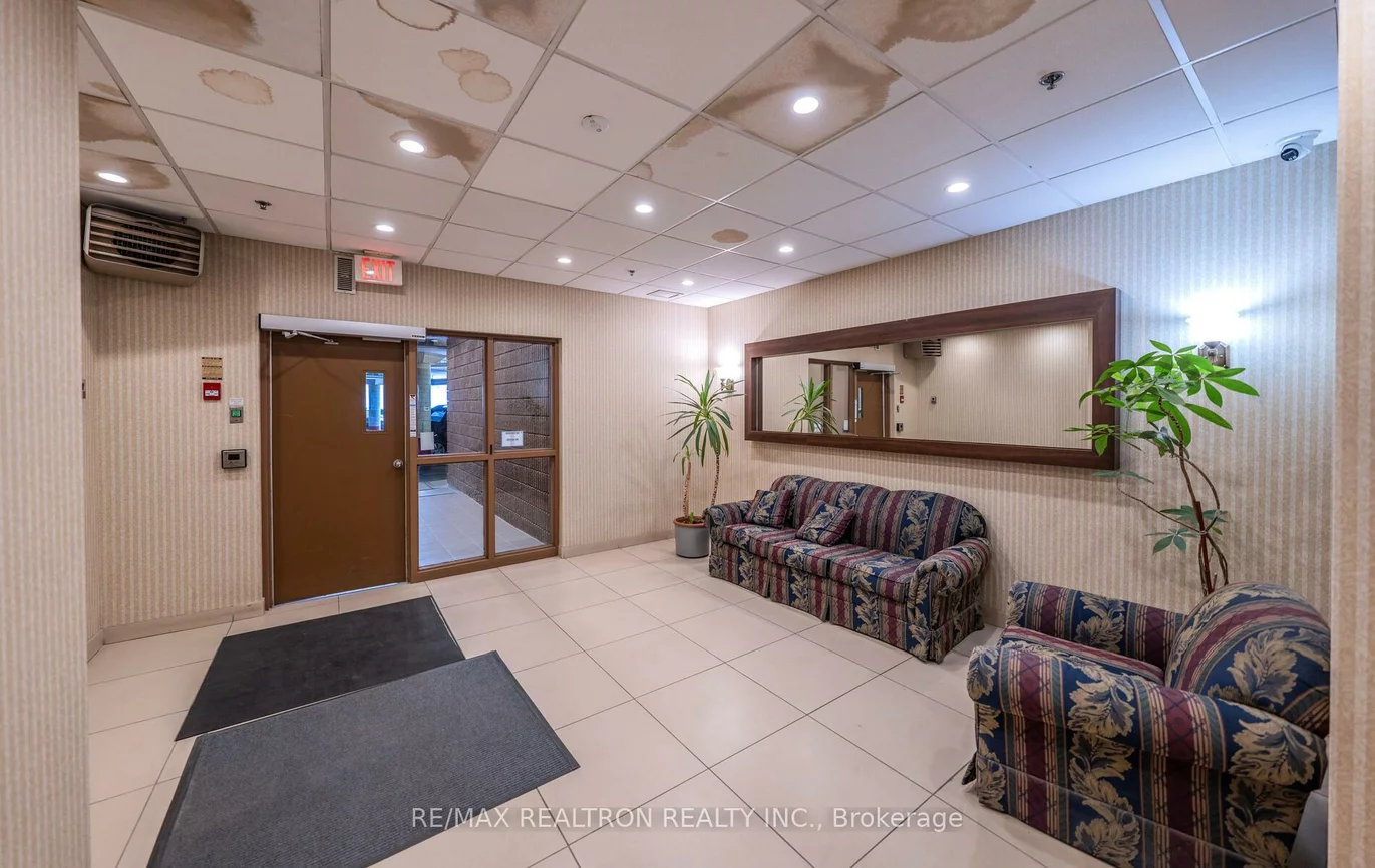 9, Chalmers, Doncrest, Richmond Hill