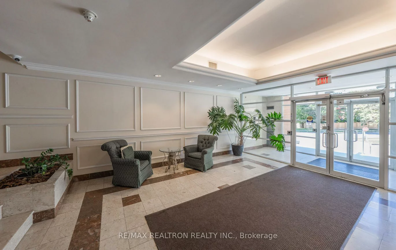 9, Chalmers, Doncrest, Richmond Hill