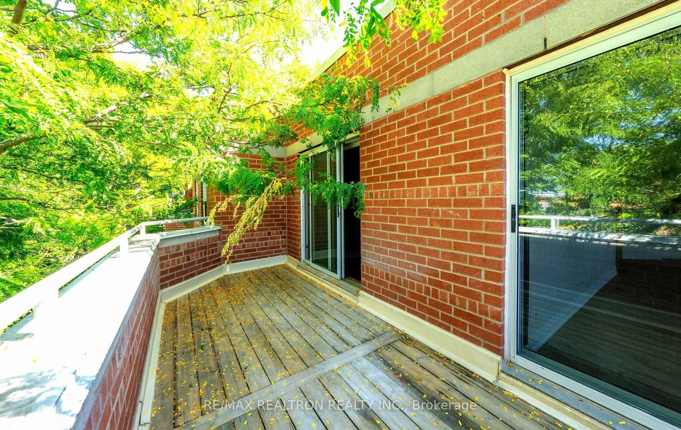 9, Chalmers, Doncrest, Richmond Hill