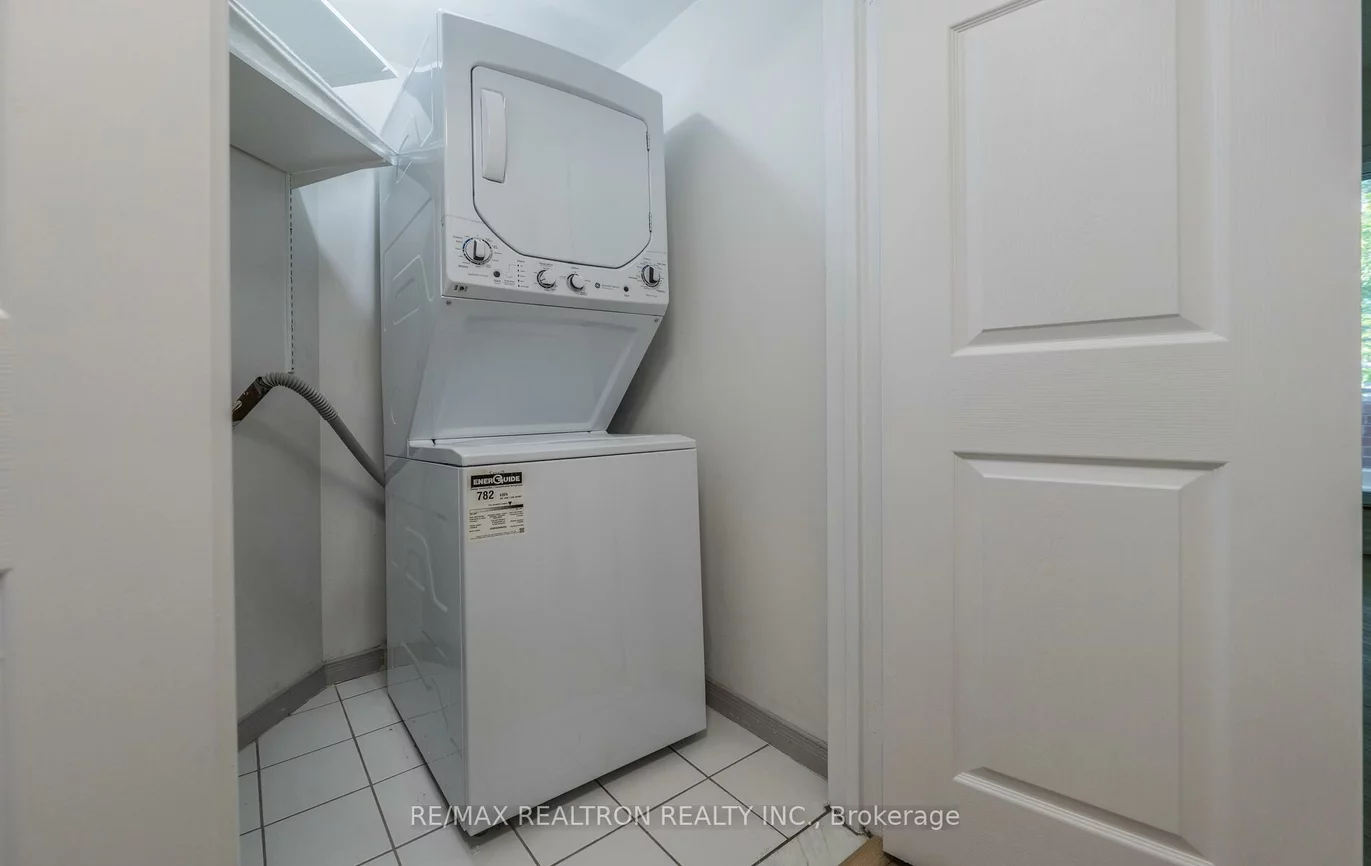 9, Chalmers, Doncrest, Richmond Hill