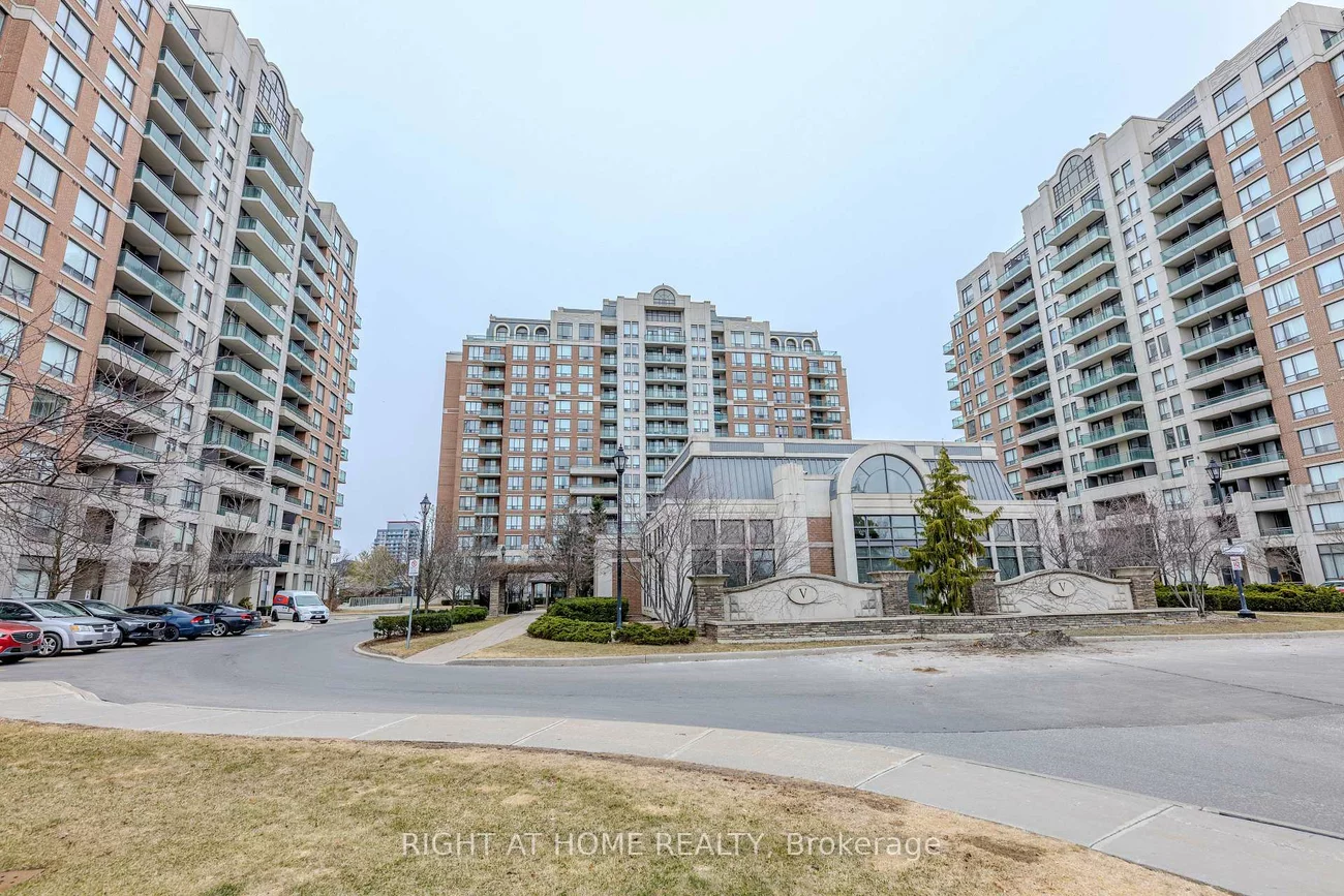 330, Red Maple, Langstaff, Richmond Hill