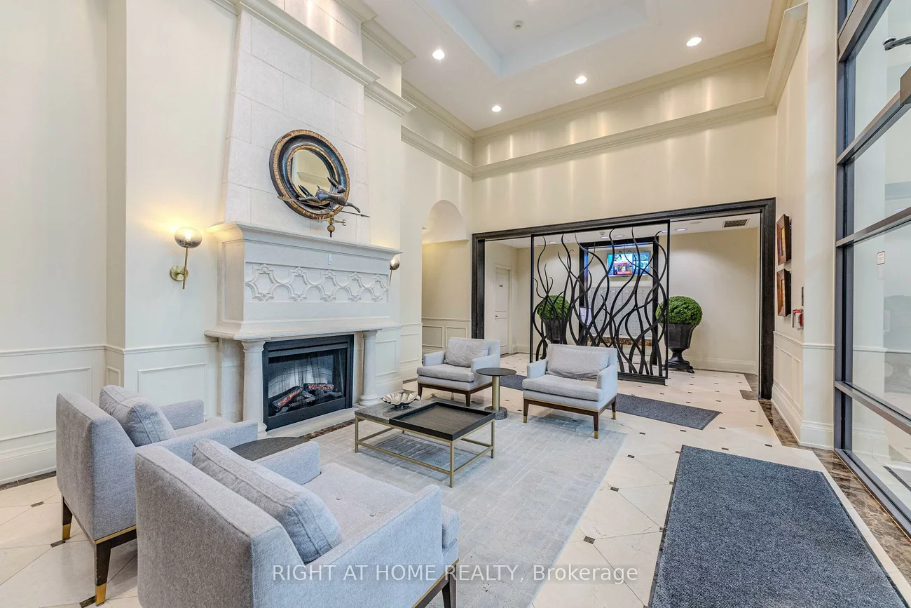 330, Red Maple, Langstaff, Richmond Hill