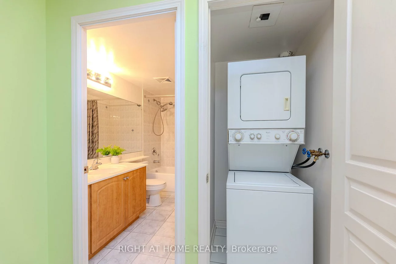 330, Red Maple, Langstaff, Richmond Hill