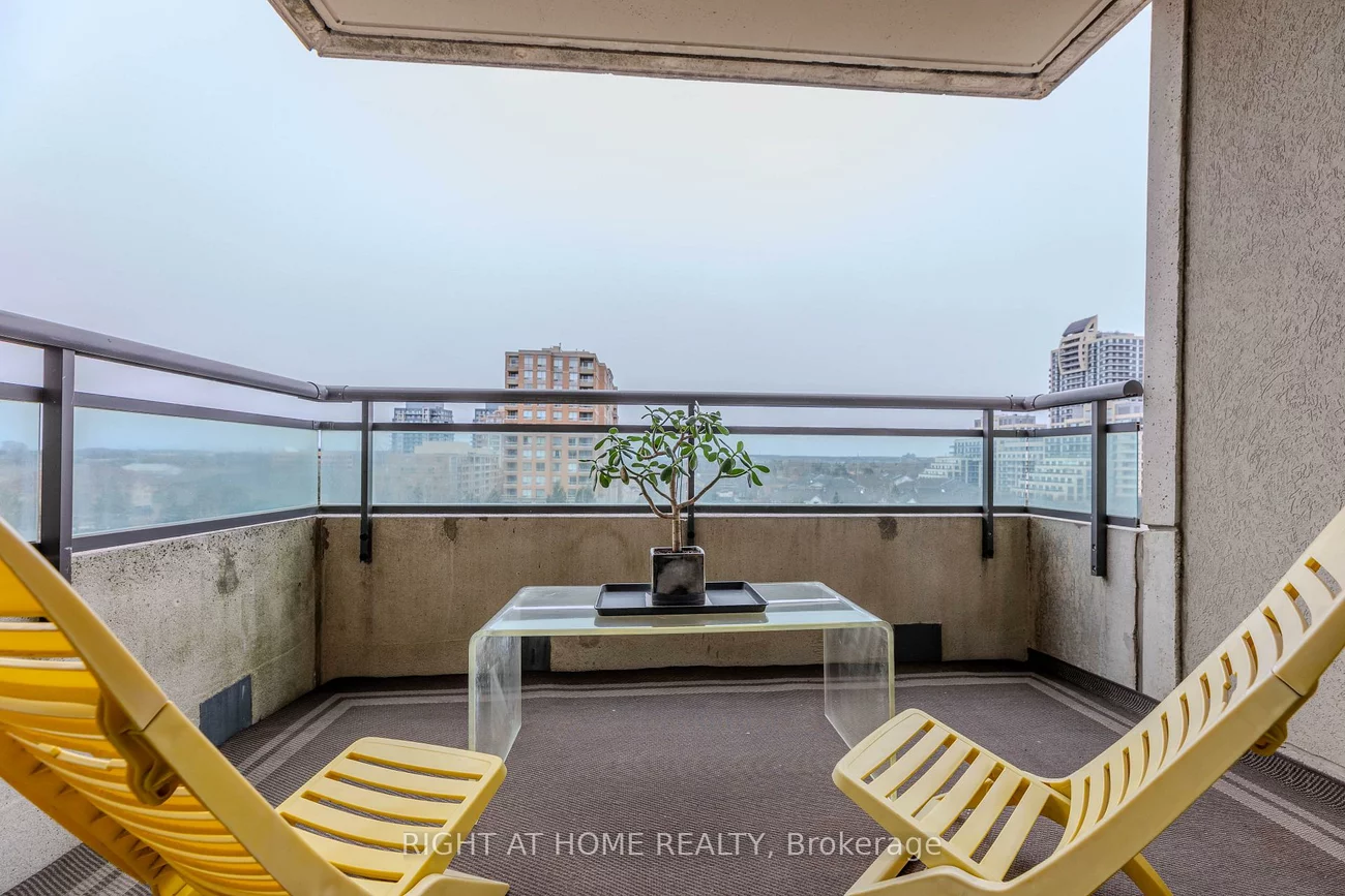 330, Red Maple, Langstaff, Richmond Hill