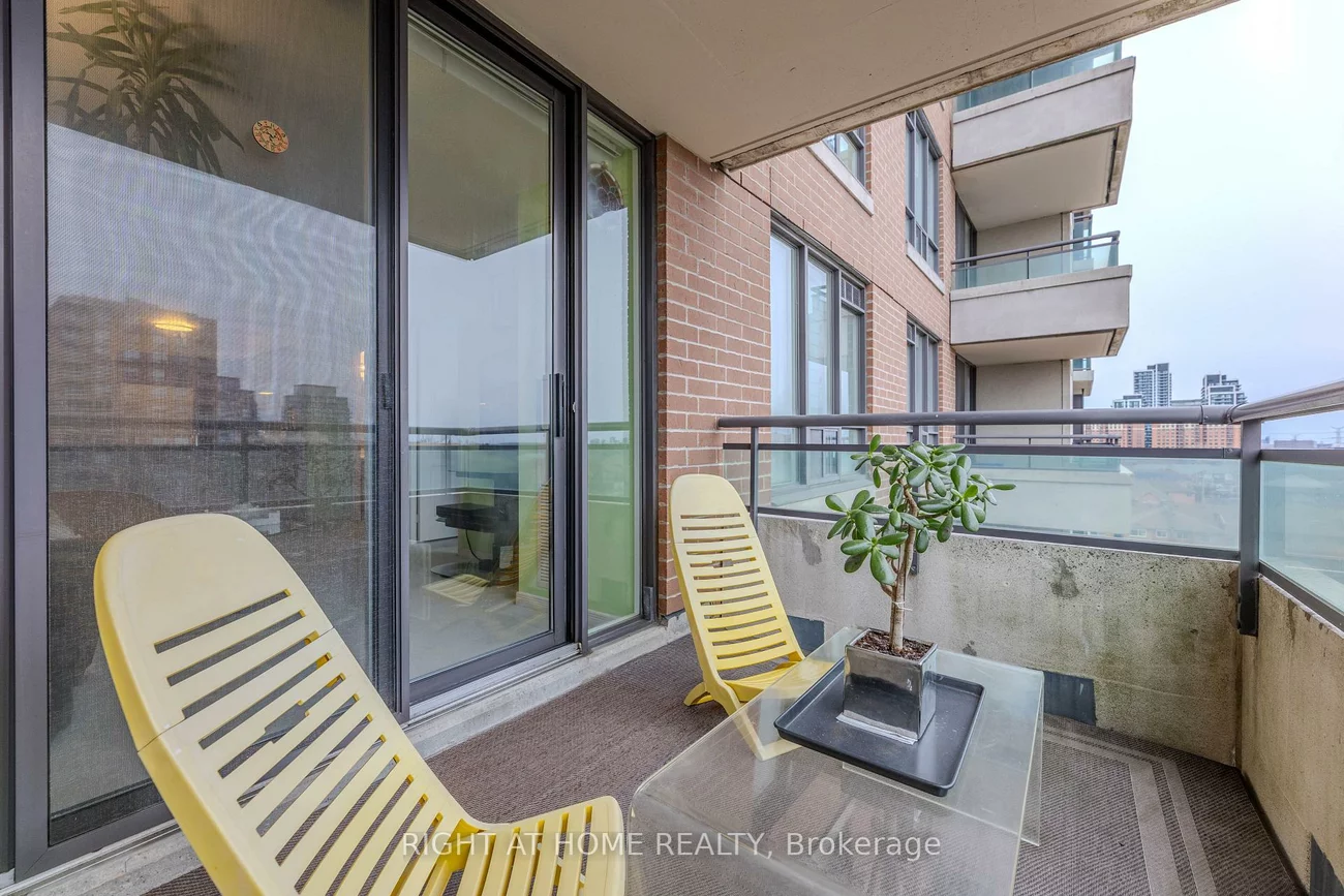 330, Red Maple, Langstaff, Richmond Hill