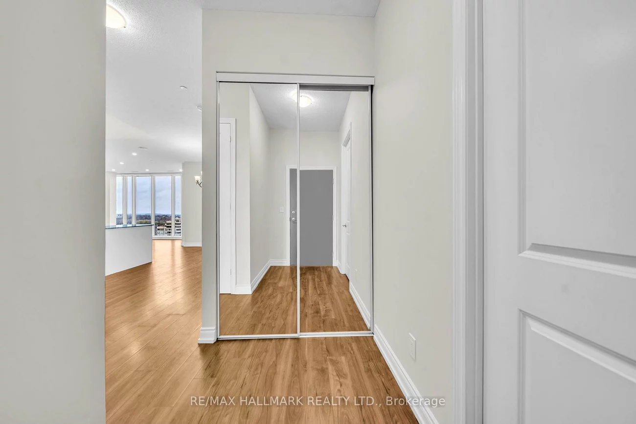 9600, Yonge, North Richvale, Richmond Hill
