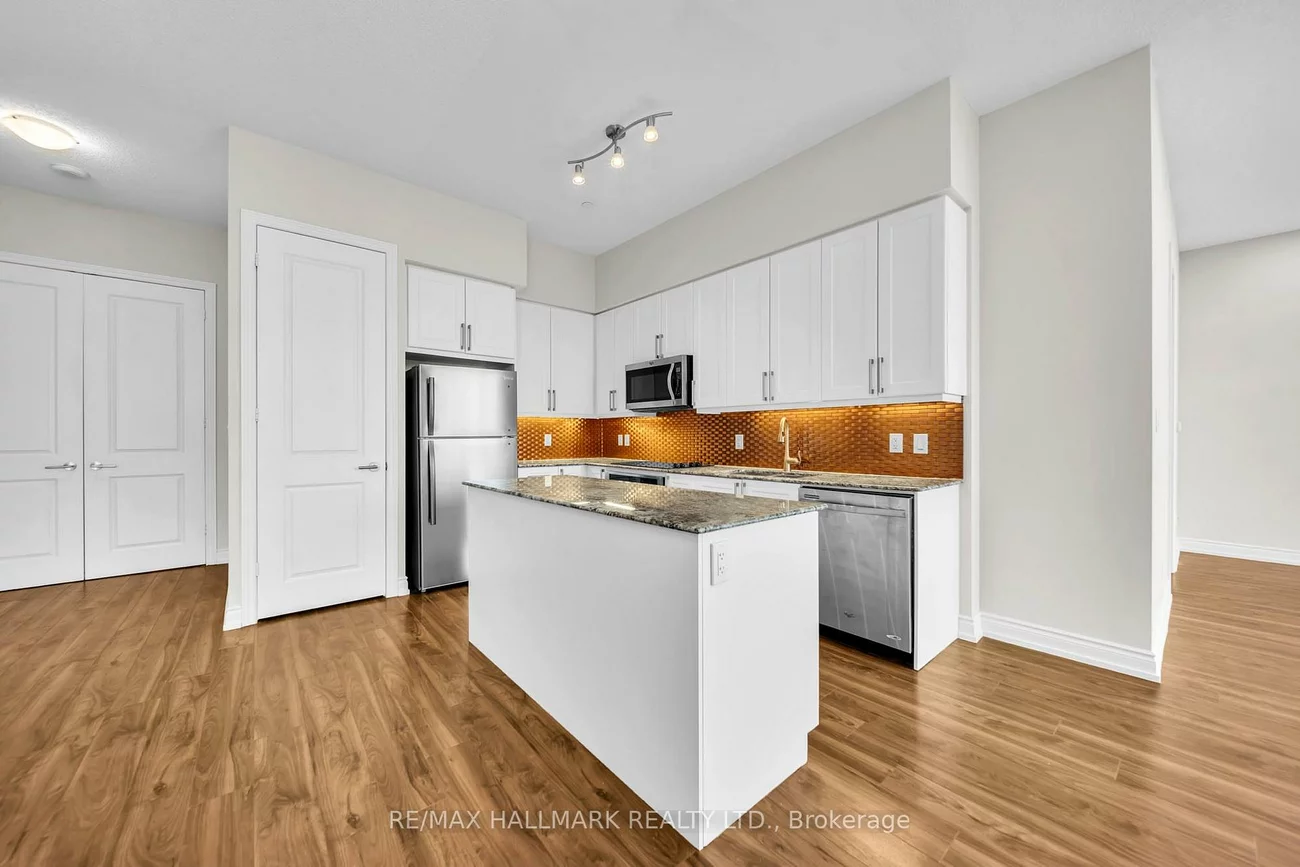 9600, Yonge, North Richvale, Richmond Hill