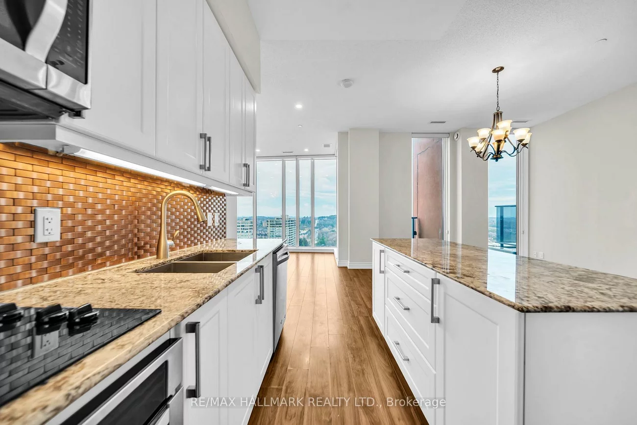 9600, Yonge, North Richvale, Richmond Hill