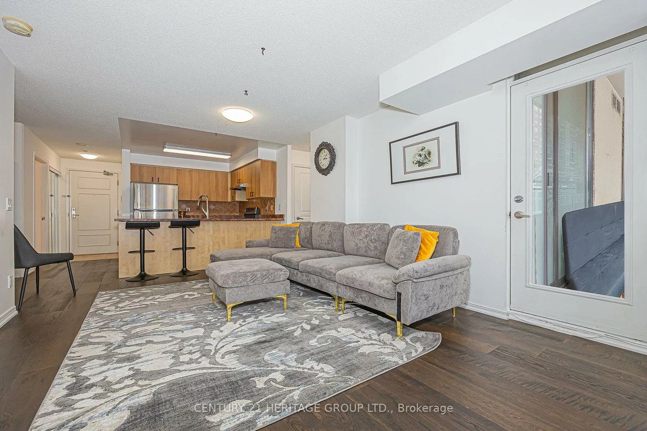 310, Red Maple, Langstaff, Richmond Hill