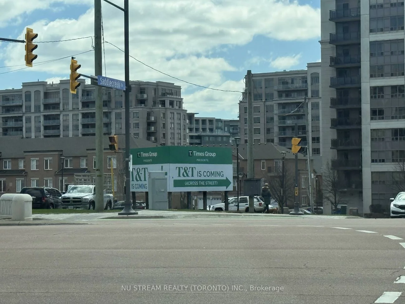 372, Hwy 7, Doncrest, Richmond Hill