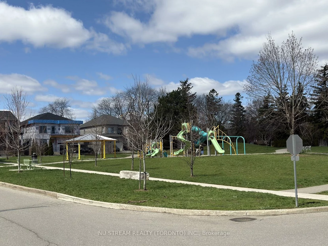 372, Hwy 7, Doncrest, Richmond Hill