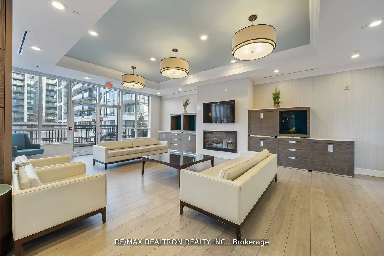 372, Highway 7, Doncrest, Richmond Hill