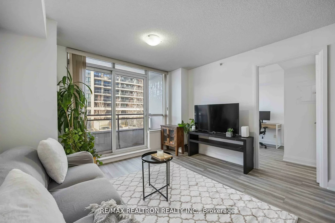 372, Highway 7, Doncrest, Richmond Hill