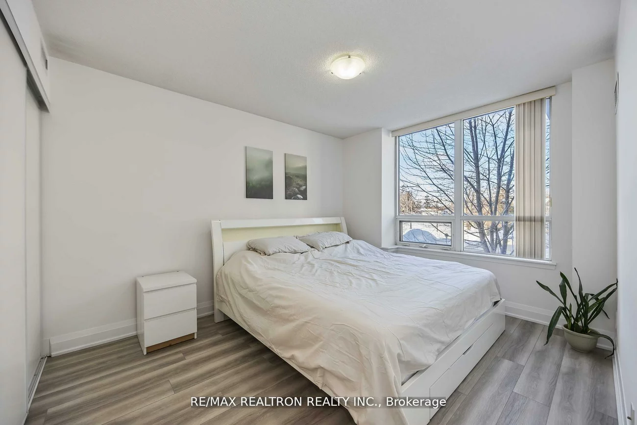 372, Highway 7, Doncrest, Richmond Hill