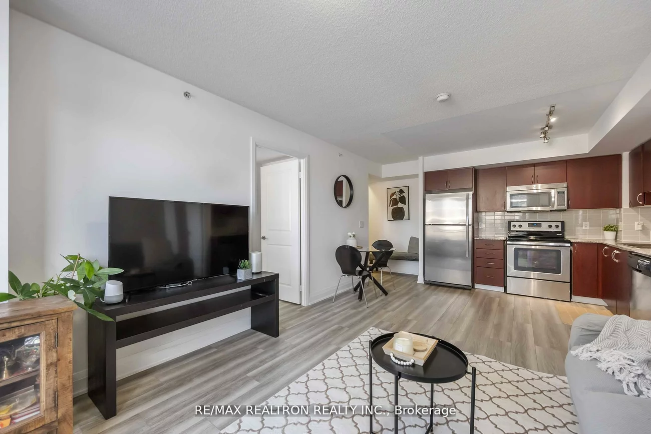 372, Highway 7, Doncrest, Richmond Hill