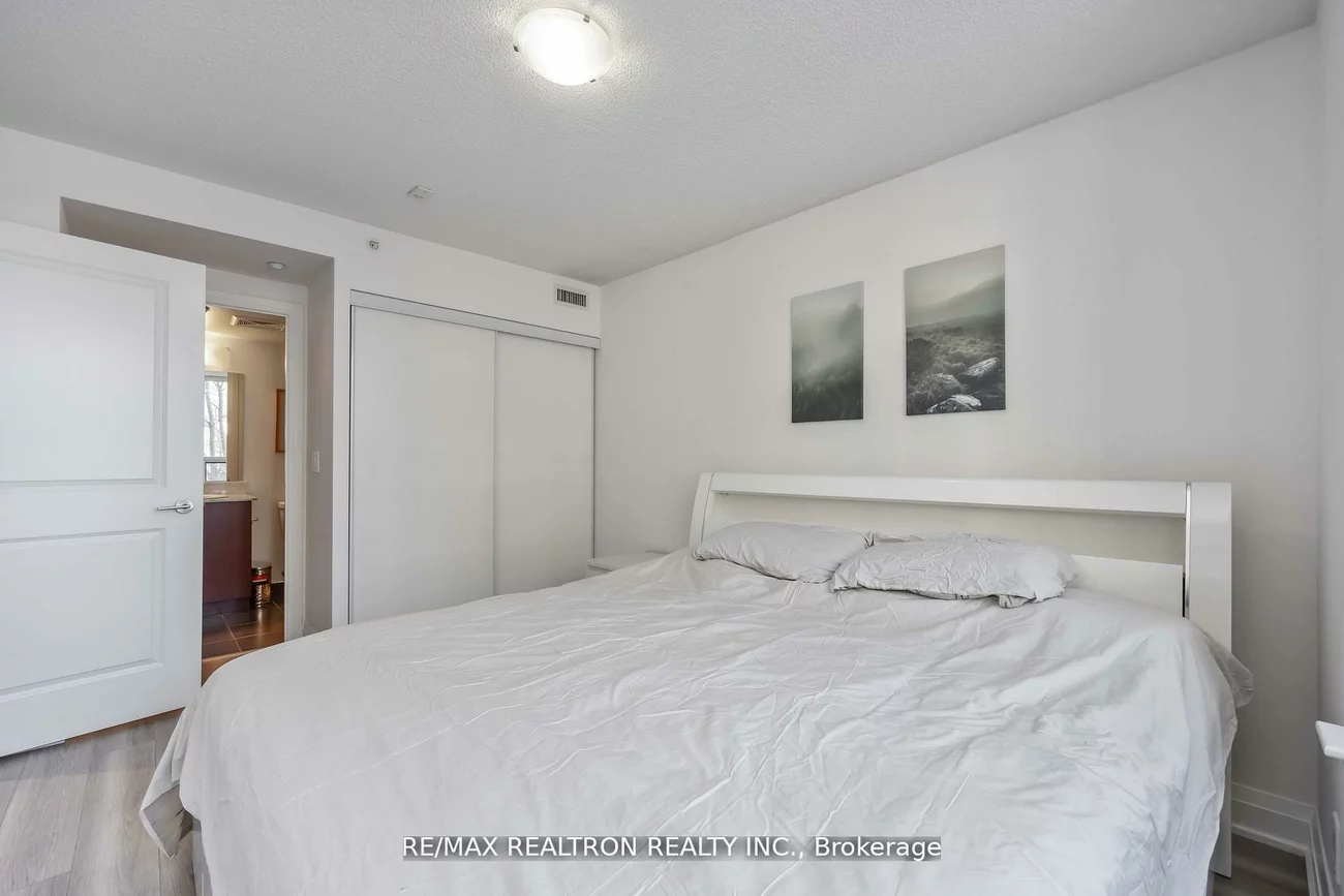 372, Highway 7, Doncrest, Richmond Hill