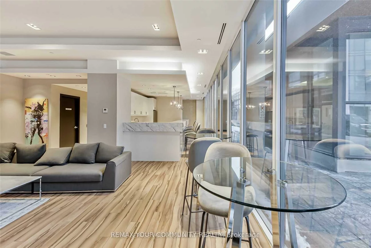 9618, Yonge, North Richvale, Richmond Hill