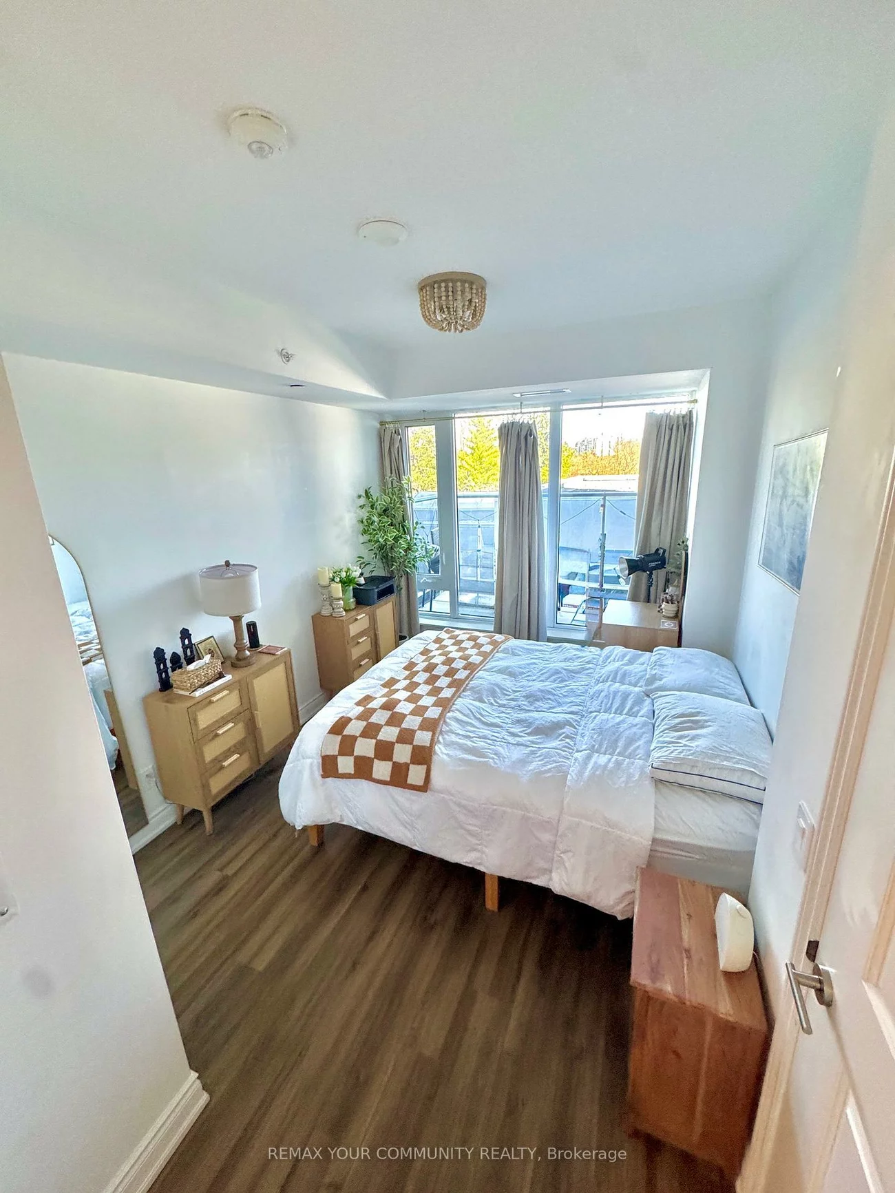9618, Yonge, North Richvale, Richmond Hill