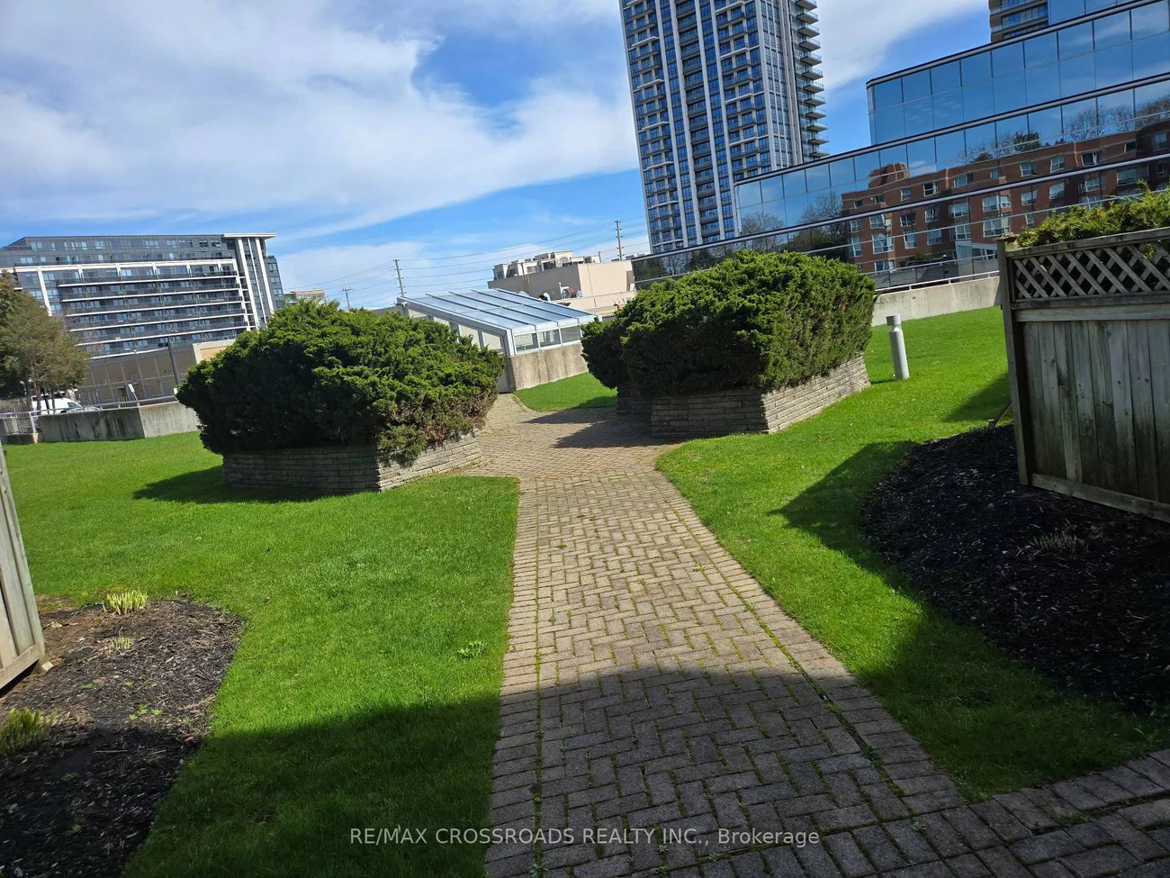 9, Chalmers, Doncrest, Richmond Hill