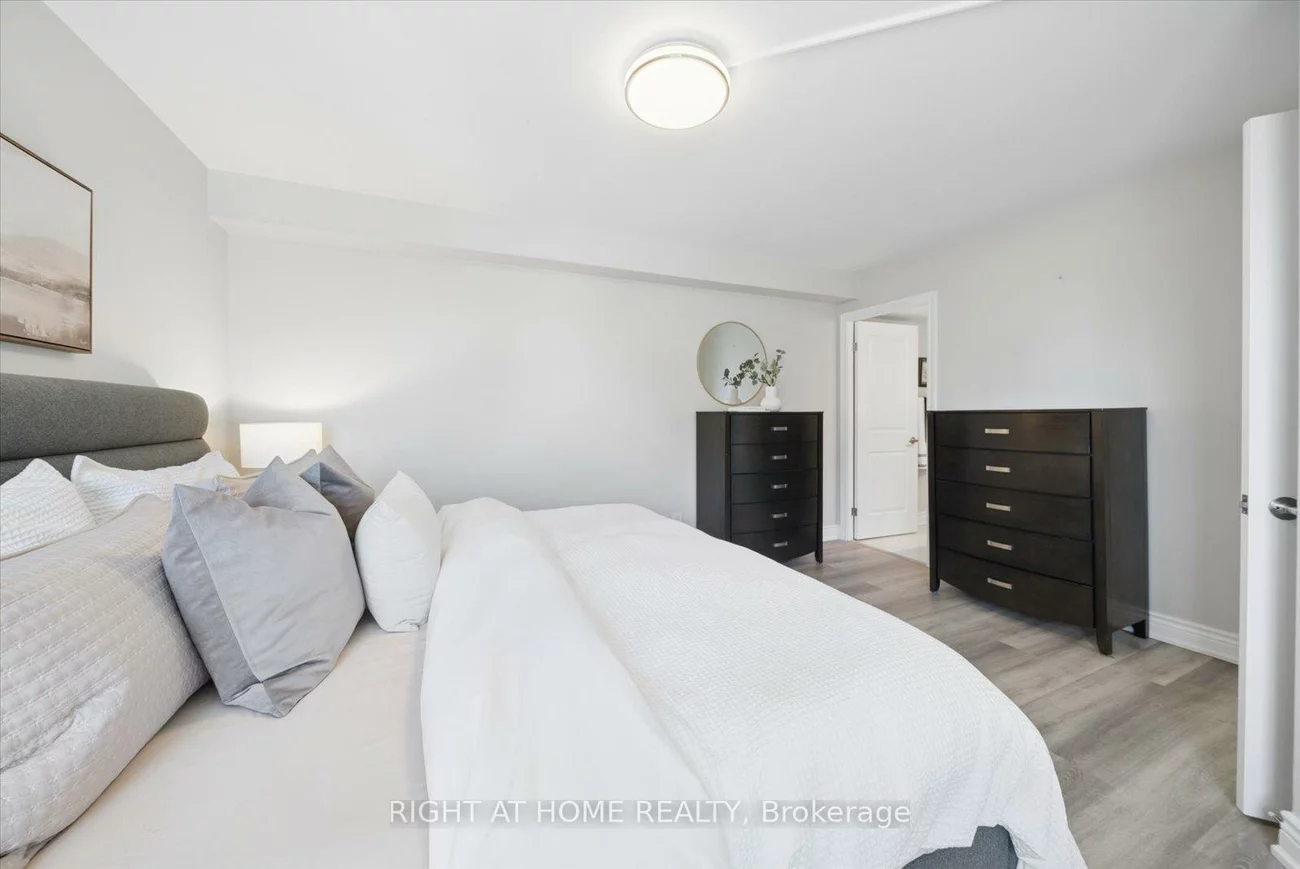 70, Baif, North Richvale, Richmond Hill