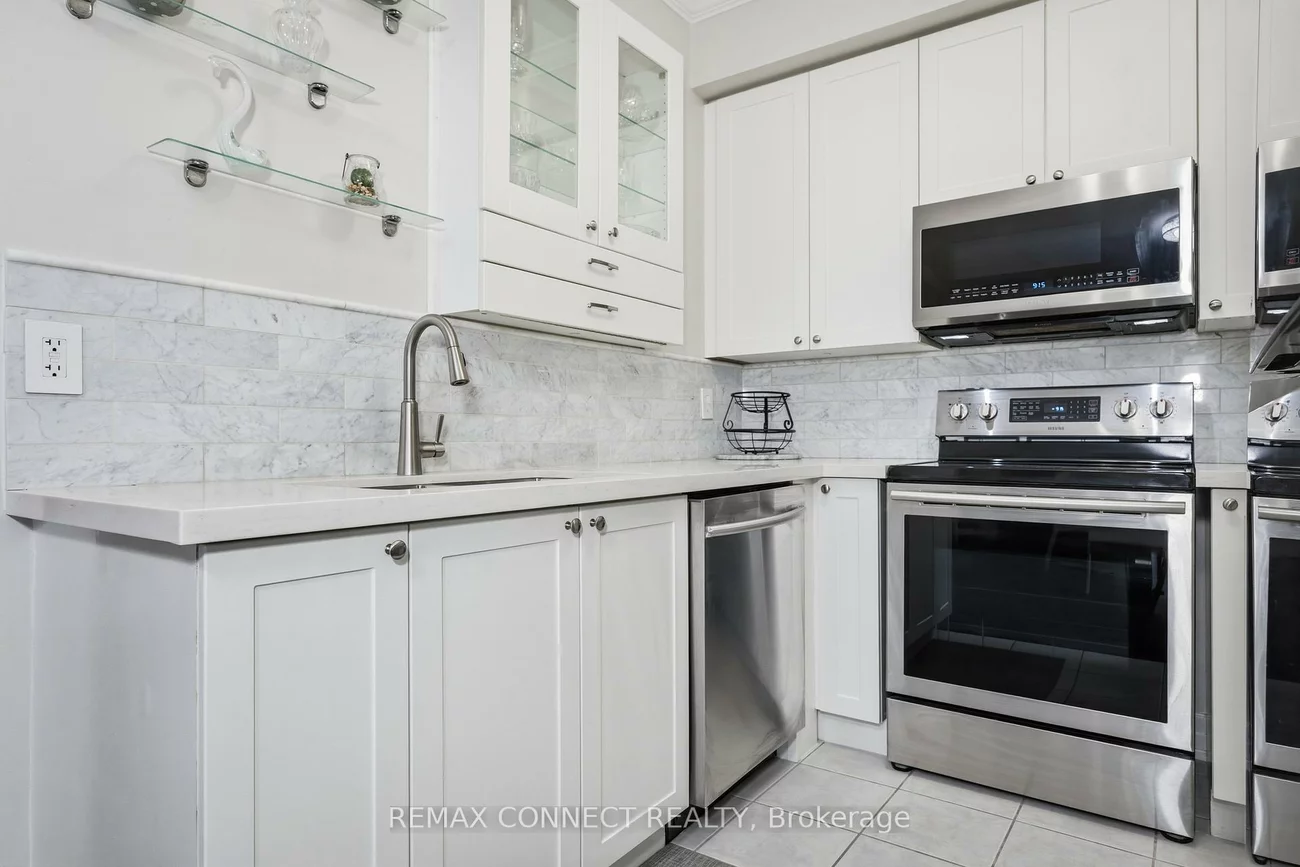 11121, Yonge, Devonsleigh, Richmond Hill