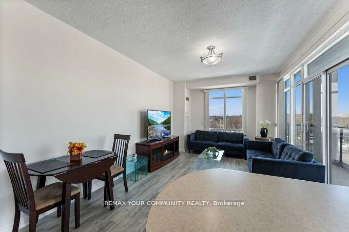 11121, Yonge, Devonsleigh, Richmond Hill