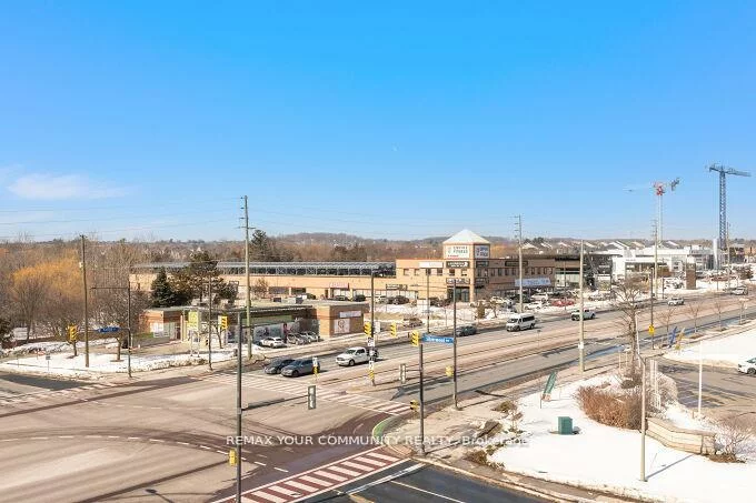 11121, Yonge, Devonsleigh, Richmond Hill