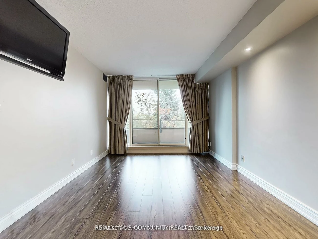 32, Clarissa, Harding, Richmond Hill