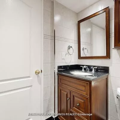 32, Clarissa, Harding, Richmond Hill