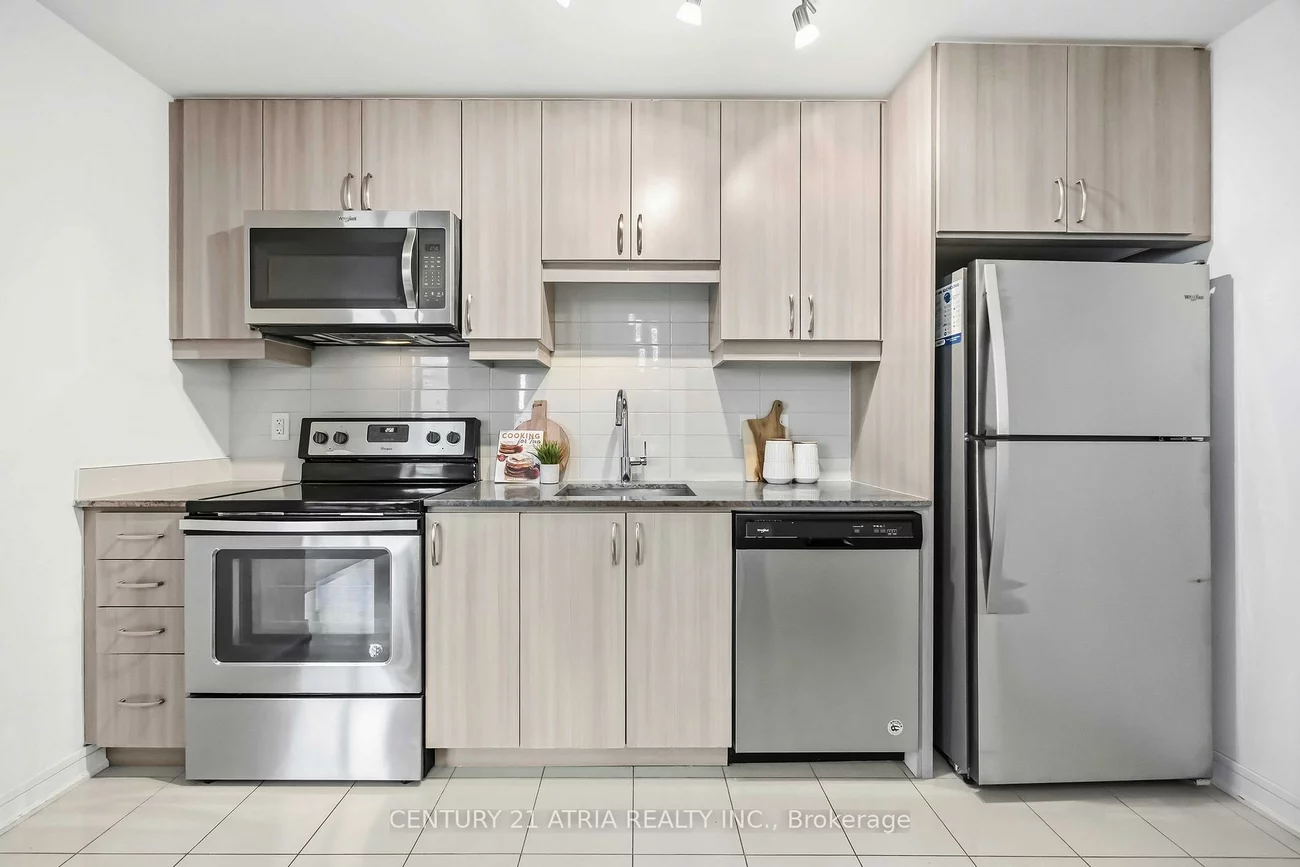 9199, Yonge, Langstaff, Richmond Hill