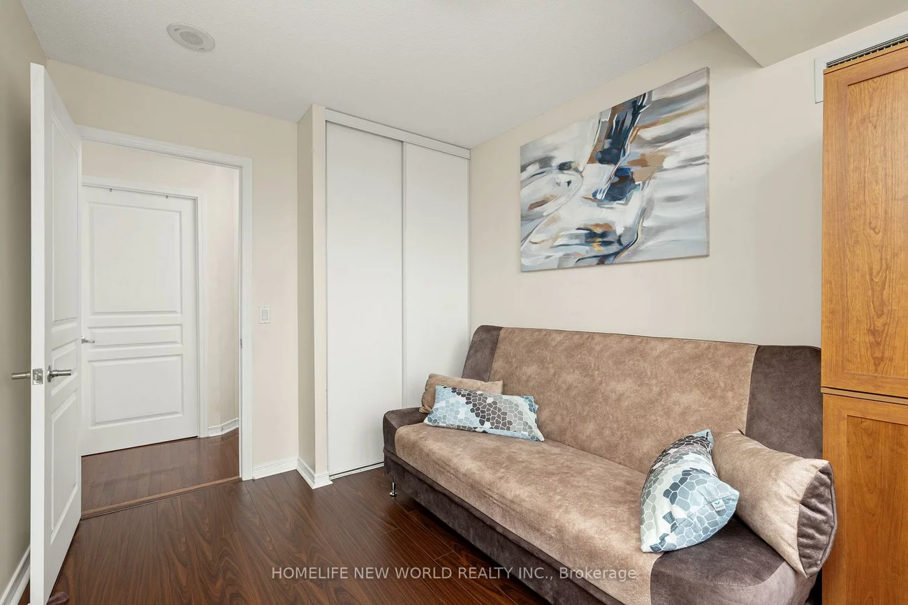 330, Red Maple, Langstaff, Richmond Hill