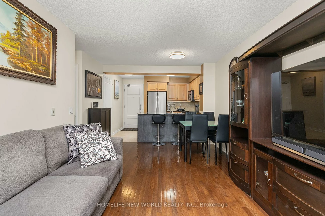 330, Red Maple, Langstaff, Richmond Hill