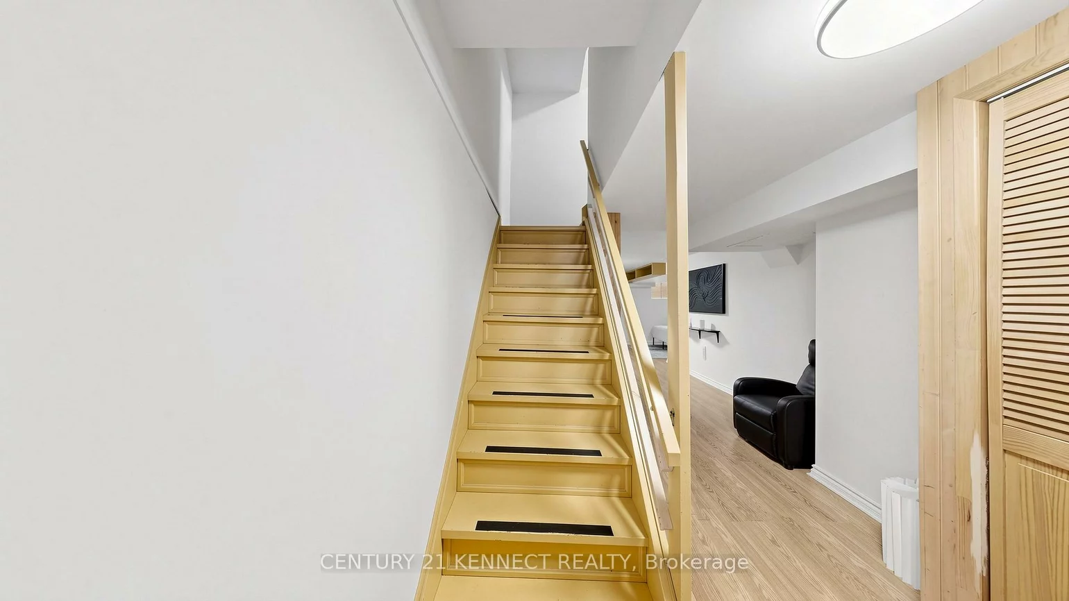 260, Avenue, North Richvale, Richmond Hill