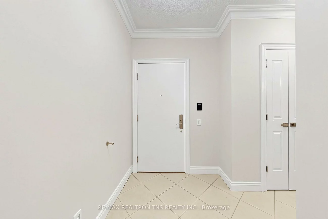 10101, Yonge, Crosby, Richmond Hill