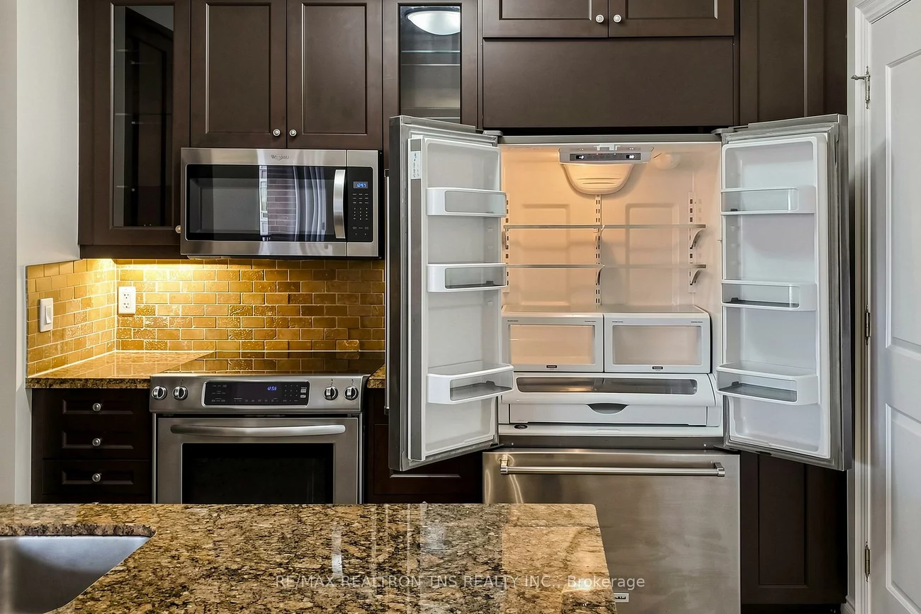 10101, Yonge, Crosby, Richmond Hill