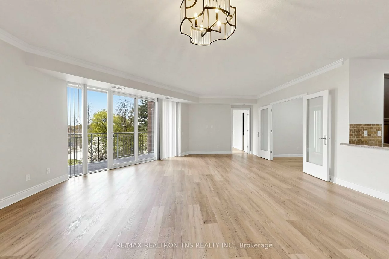 10101, Yonge, Crosby, Richmond Hill