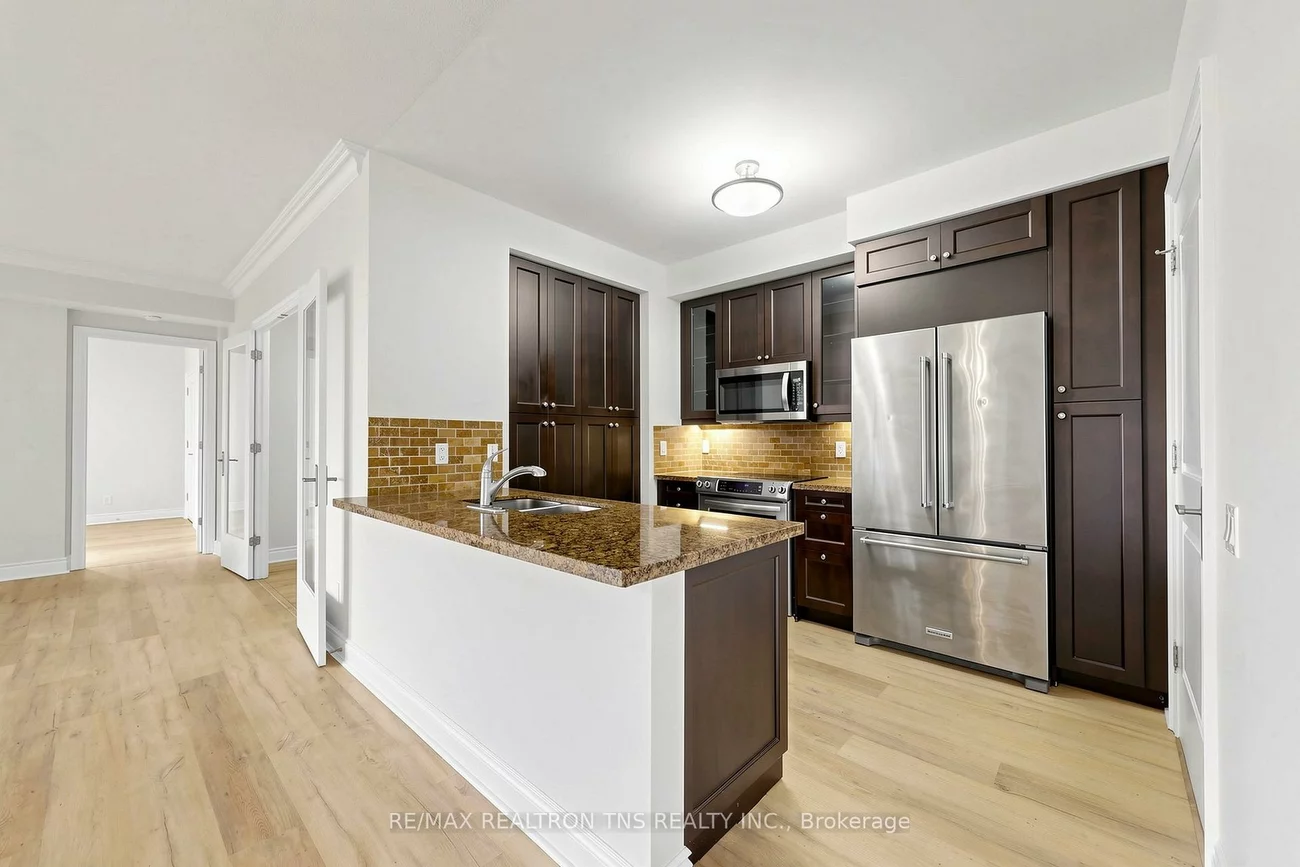 10101, Yonge, Crosby, Richmond Hill