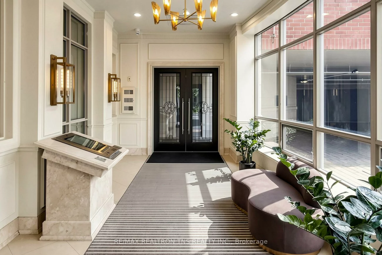 10101, Yonge, Crosby, Richmond Hill