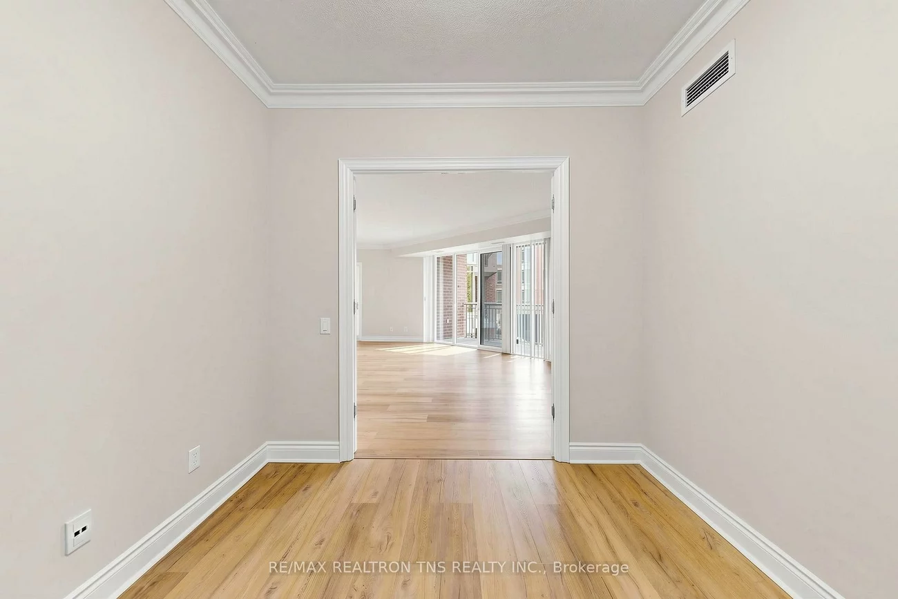 10101, Yonge, Crosby, Richmond Hill