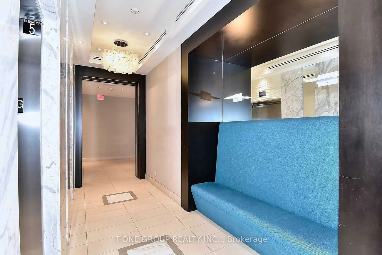 9600, Yonge, North Richvale, Richmond Hill