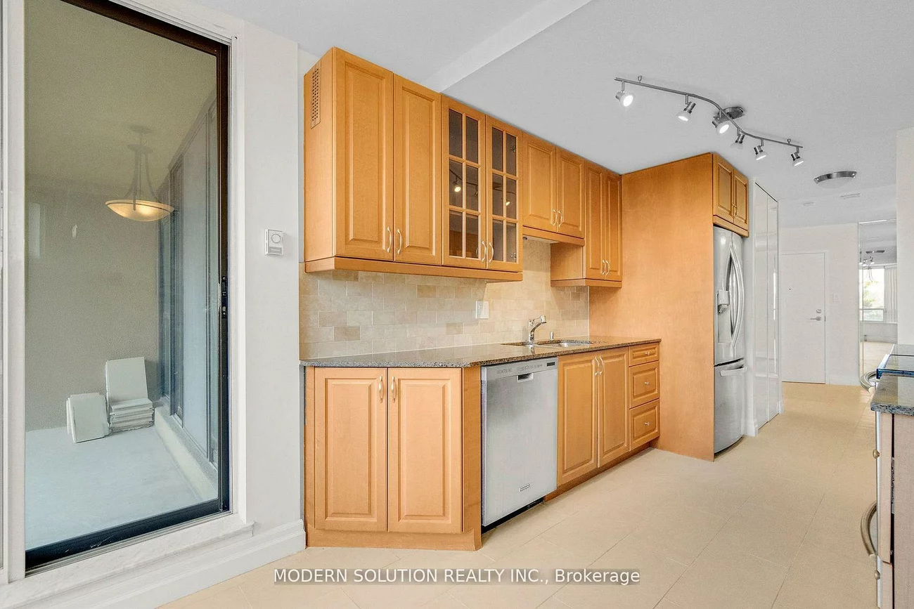32, Clarissa, Harding, Richmond Hill