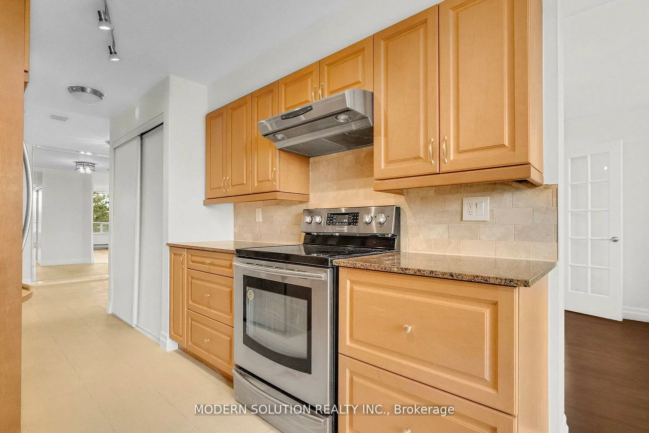 32, Clarissa, Harding, Richmond Hill