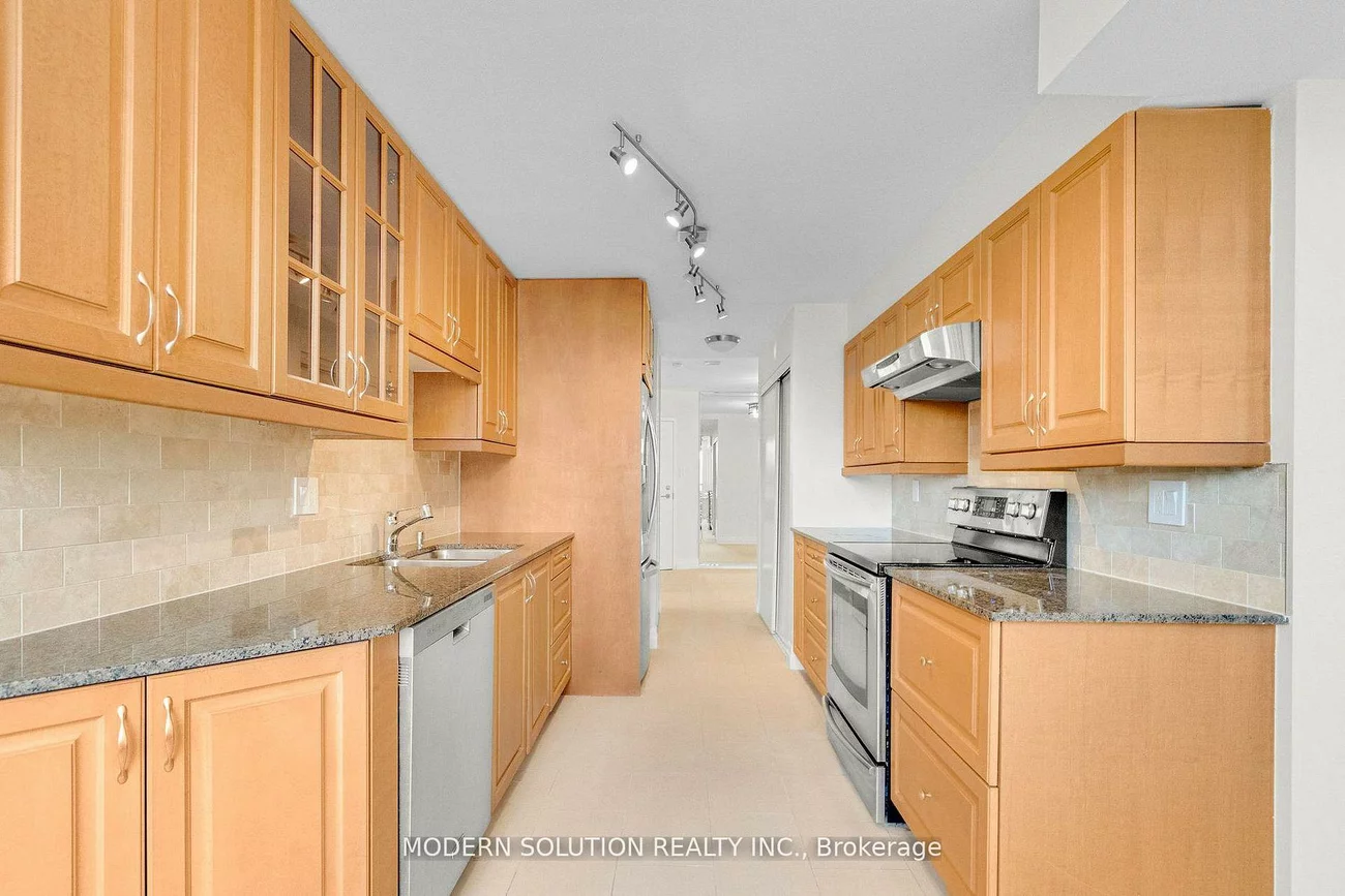 32, Clarissa, Harding, Richmond Hill