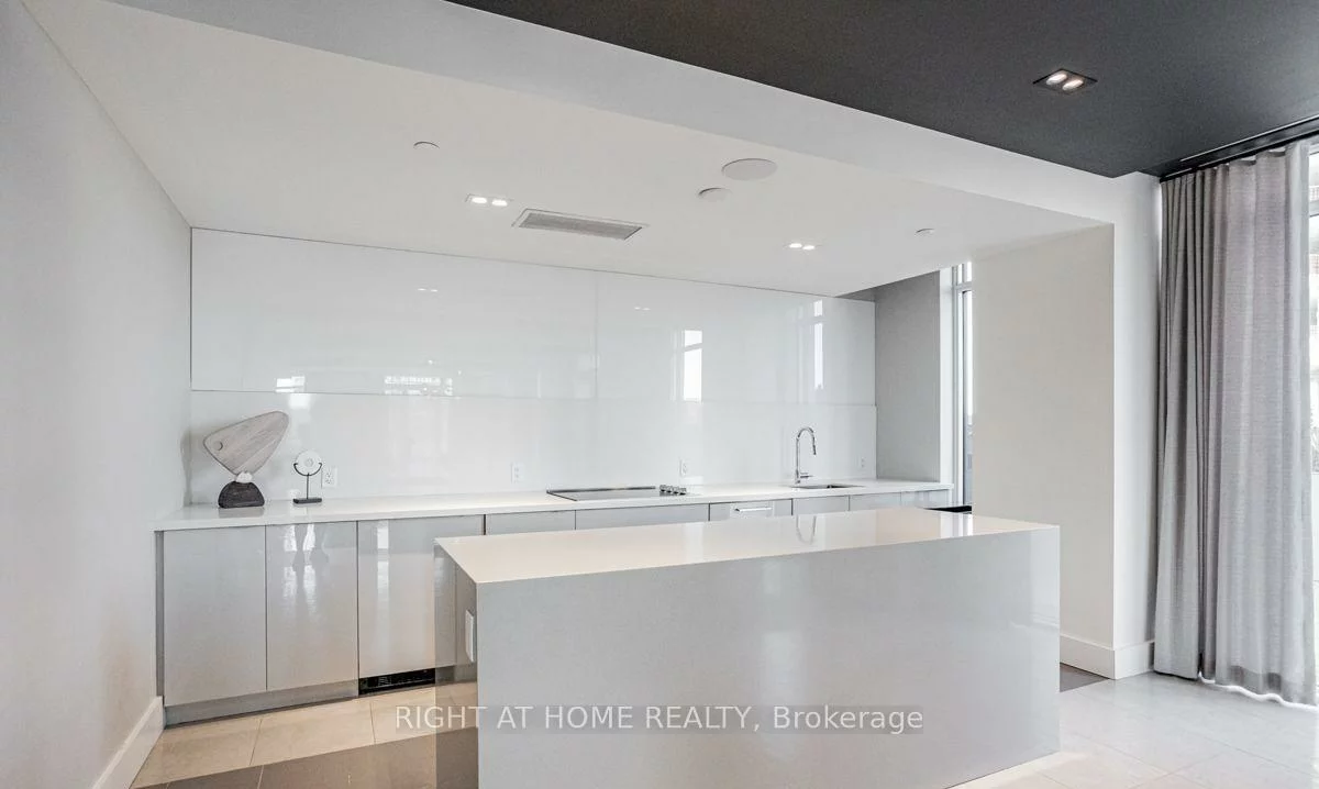 8868, Yonge, South Richvale, Richmond Hill