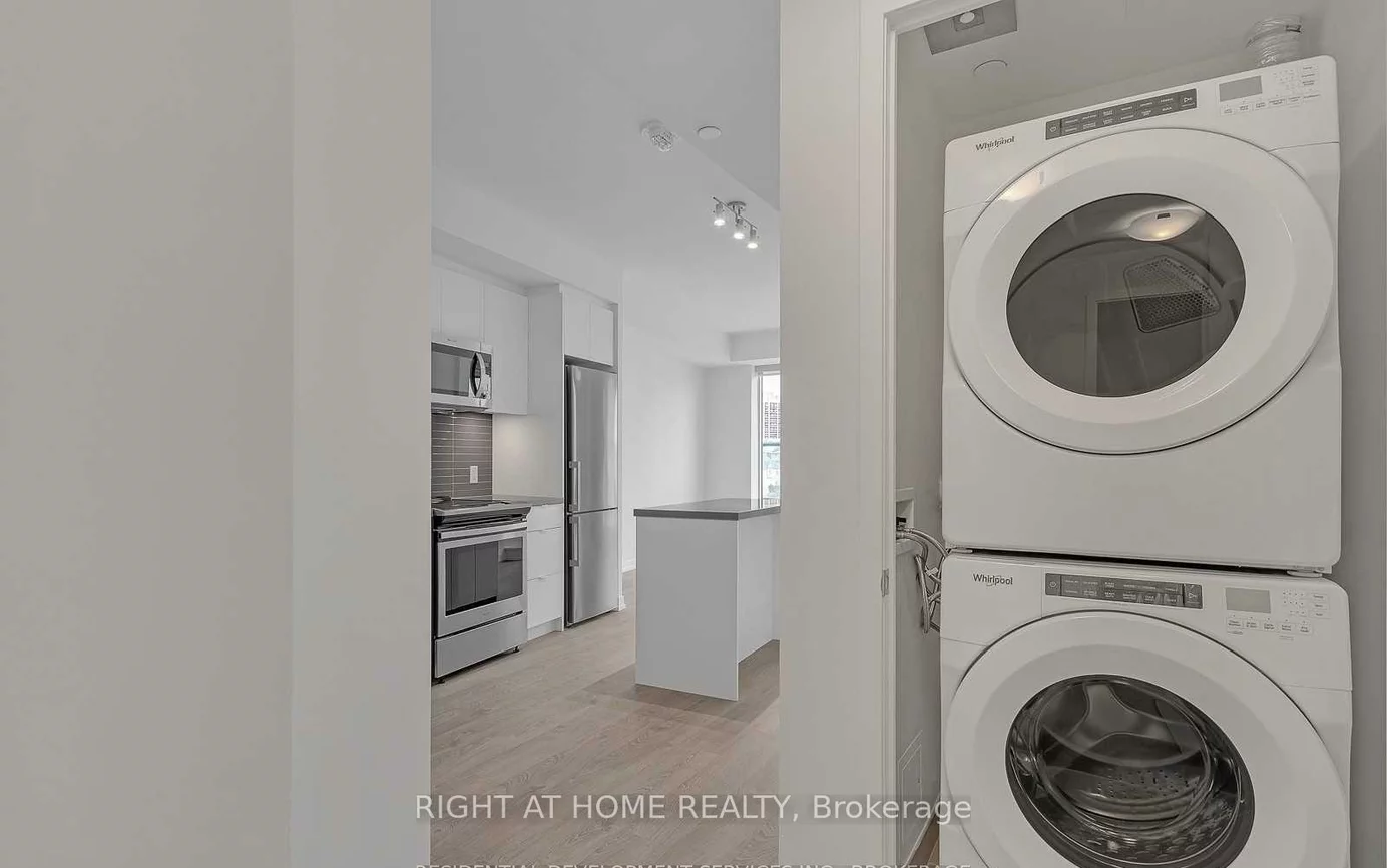 8868, Yonge, South Richvale, Richmond Hill