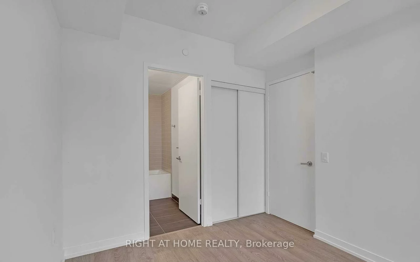 8868, Yonge, South Richvale, Richmond Hill