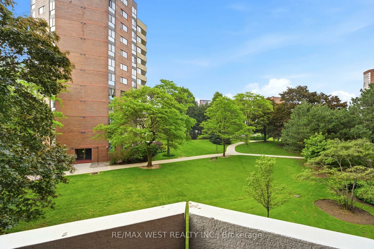 40, Baif, North Richvale, Richmond Hill
